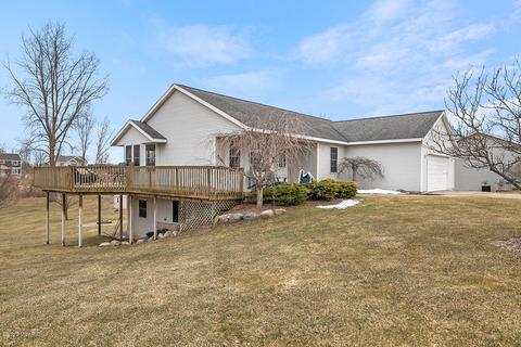 556 Atkinson St, Sparta, MI 49345 photo 2