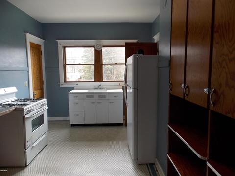 120 E Main St, Edmore, MI 48829 photo 5