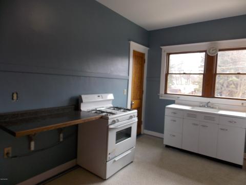 120 E Main St, Edmore, MI 48829 photo 6