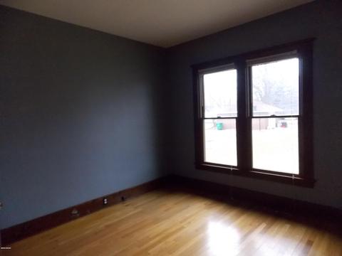 120 E Main St, Edmore, MI 48829 photo 8