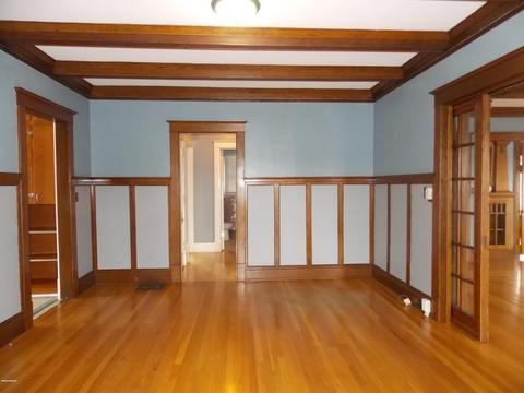 120 E Main St, Edmore, MI 48829 photo 3