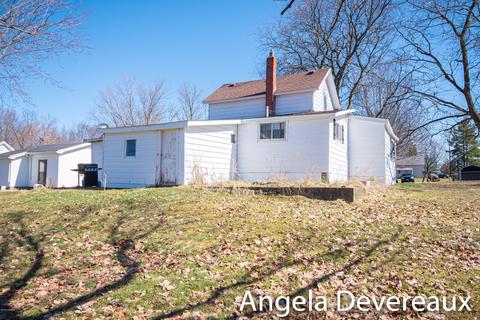 515 N Elm St, Ithaca, MI 48847 photo 3