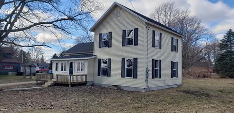 8233 Front St, Palo, MI 48870 photo 1