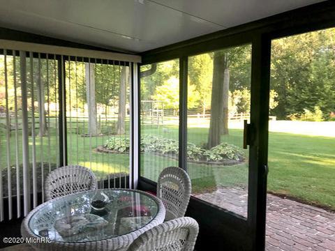 544 Schaeffer Dr, Coldwater, MI 49036 photo 3