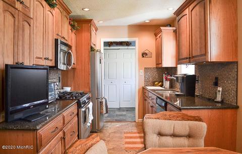 544 Schaeffer Dr, Coldwater, MI 49036 photo 9