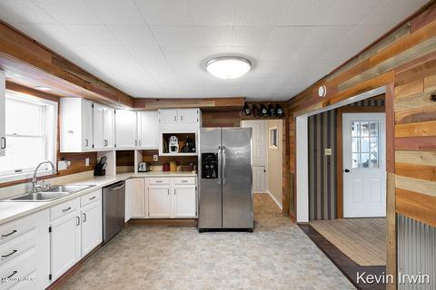 722 Alderman St, Belding, MI 48809 photo 9