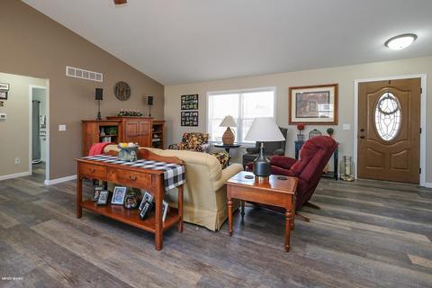 1002 Eley St, Otsego, MI 49078 photo 5