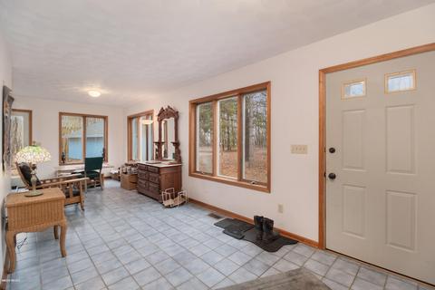 55264 Smith Rd, Mendon, MI 49072 photo 9