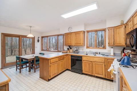 55264 Smith Rd, Mendon, MI 49072 photo 11