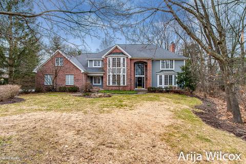 7944 Whitburn Dr SE, Ada, MI 49301 photo 1