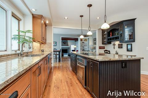 7944 Whitburn Dr SE, Ada, MI 49301 photo 24