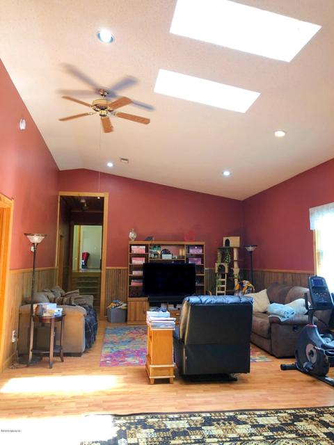 745 W Adams St, White Cloud, MI 49349 photo 10