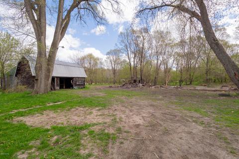 891 Riverview Dr, Plainwell, MI 49080 photo 3