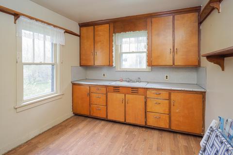 891 Riverview Dr, Plainwell, MI 49080 photo 8