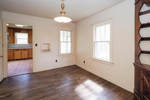 891 Riverview Dr, Plainwell, MI 49080 photo 6