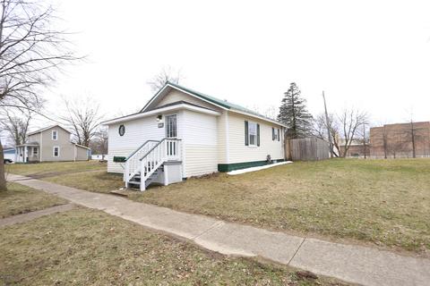 1305 4th St, Three Rivers, MI 49093 photo 2