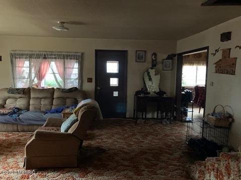 1571 2nd St, Plainwell, MI 49080 photo 4