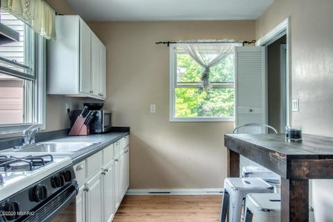 533 Brewer St, Marshall, MI 49068 photo 7