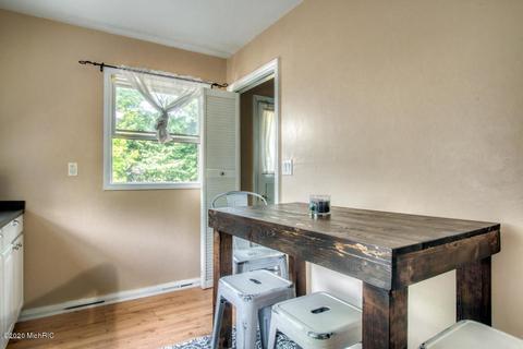 533 Brewer St, Marshall, MI 49068 photo 9