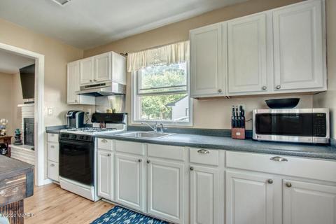 533 Brewer St, Marshall, MI 49068 photo 6