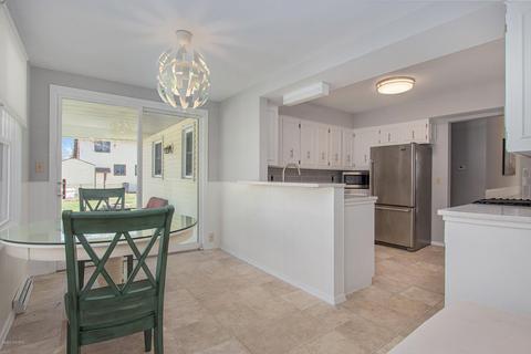 202 Maple Ter, Spring Lake, MI 49456 photo 13