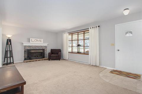 202 Maple Ter, Spring Lake, MI 49456 photo 5
