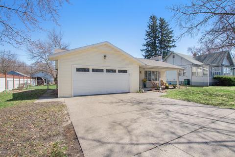 202 Maple Ter, Spring Lake, MI 49456 photo 2