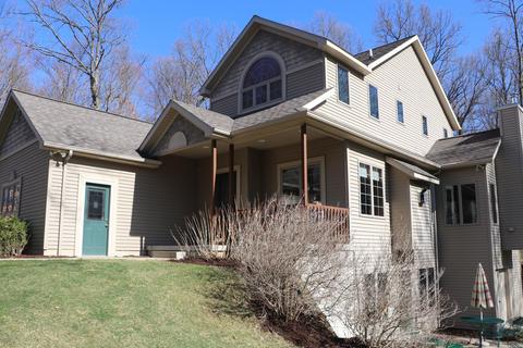 519 Roundtree Dr NE, Ada, MI 49301 photo 3