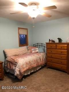 519 Roundtree Dr NE, Ada, MI 49301 photo 26