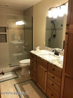519 Roundtree Dr NE, Ada, MI 49301 photo 24