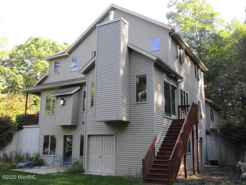 519 Roundtree Dr NE, Ada, MI 49301 photo 6