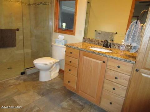 519 Roundtree Dr NE, Ada, MI 49301 photo 21