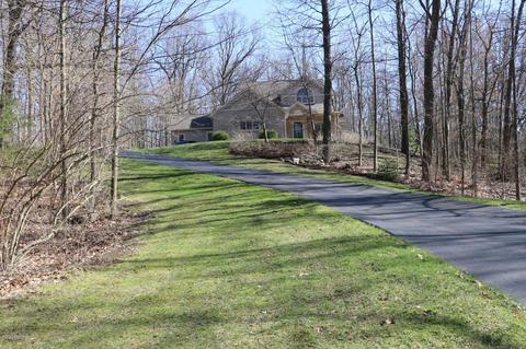 519 Roundtree Dr NE, Ada, MI 49301 photo 2