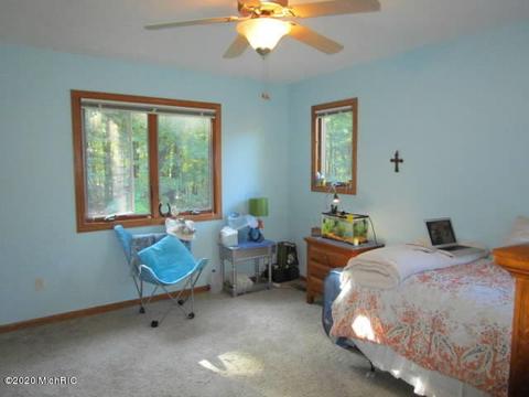 519 Roundtree Dr NE, Ada, MI 49301 photo 27