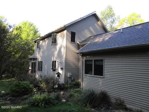 519 Roundtree Dr NE, Ada, MI 49301 photo 44