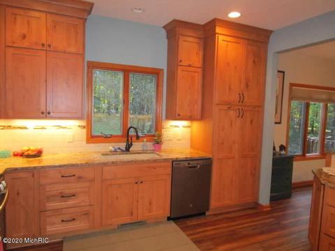 519 Roundtree Dr NE, Ada, MI 49301 photo 13