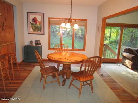 519 Roundtree Dr NE, Ada, MI 49301 photo 15