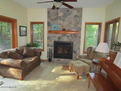 519 Roundtree Dr NE, Ada, MI 49301 photo 16