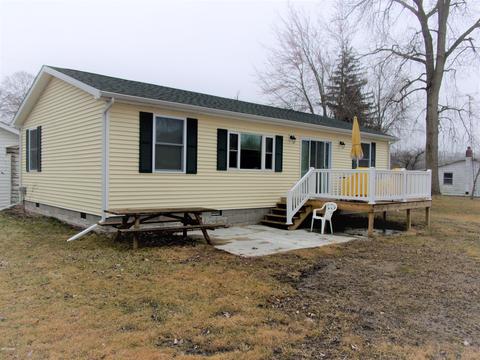 9358 Lake Ave, Reading, MI 49274 photo 2