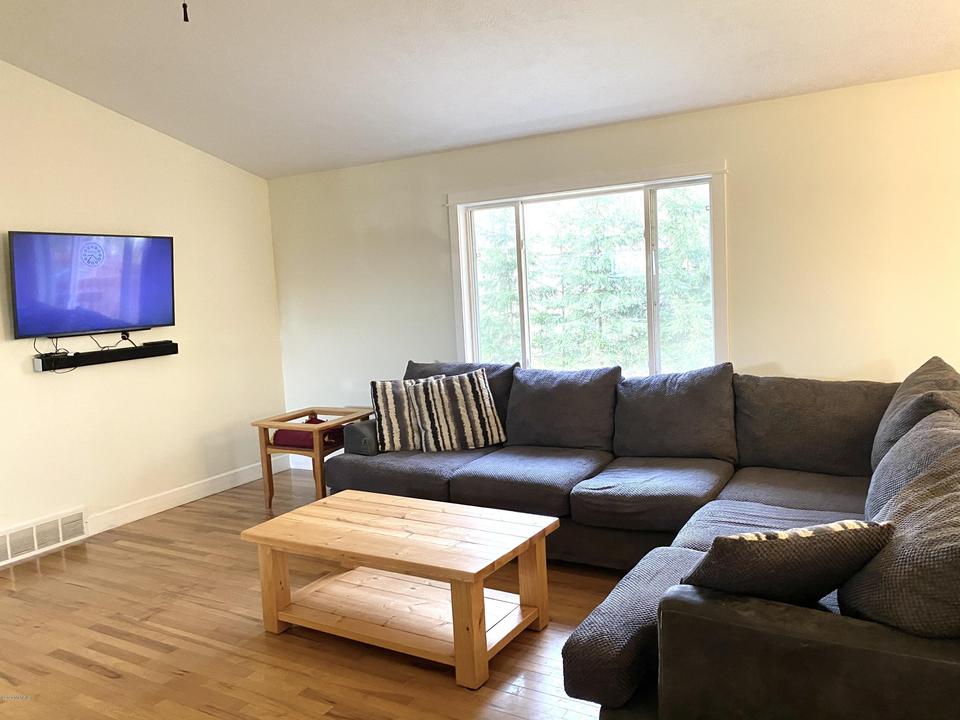  10703 Ridgewood Dr, Greenville, MI 48838 photo 8