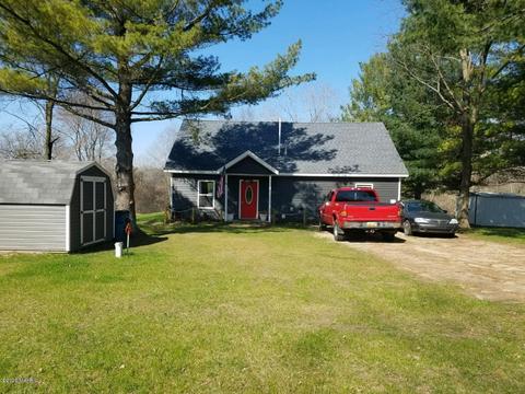 3773 E Shore Dr, Stanton, MI 48888 photo 1
