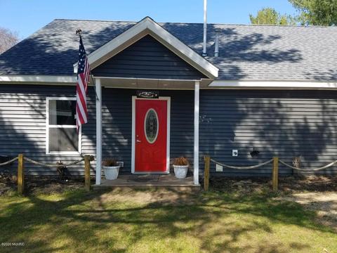 3773 E Shore Dr, Stanton, MI 48888 photo 2