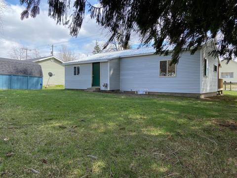 519 E Walnut St, Stanton, MI 48888 photo 7