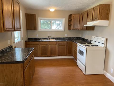 519 E Walnut St, Stanton, MI 48888 photo 12