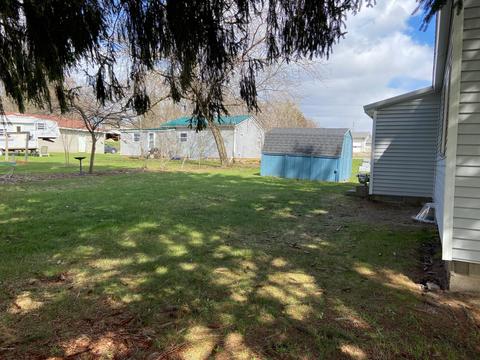 519 E Walnut St, Stanton, MI 48888 photo 6