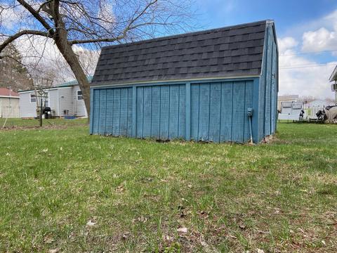 519 E Walnut St, Stanton, MI 48888 photo 9