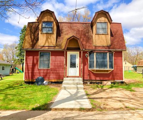 211 E Home St, Edmore, MI 48829 photo 2
