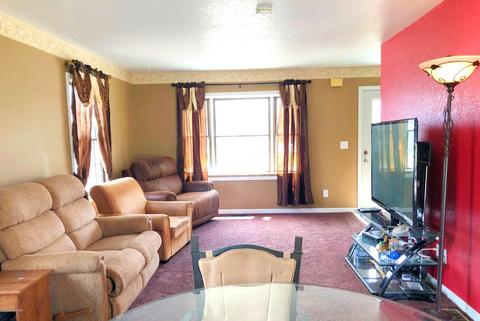 211 E Home St, Edmore, MI 48829 photo 8