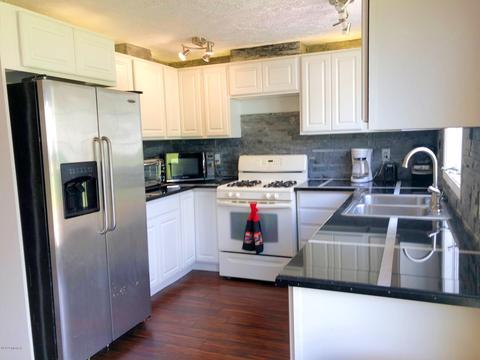 211 E Home St, Edmore, MI 48829 photo 11