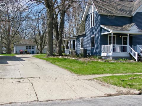 202 Clark St, Buchanan, MI 49107 photo 5